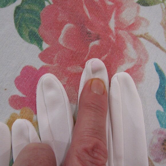 Vintage STETSON NOS NWT's New Dead StockWhite Scalloped Gloves-sz 7-#2877-03/23 - Picture 6 of 6